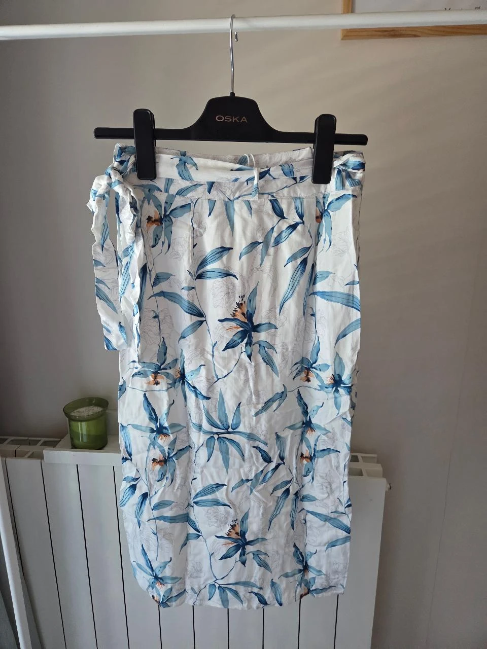 Jupe portefeuille Karl Marc John fleurie blanche & bleue • XS • Neuve – photo 6
